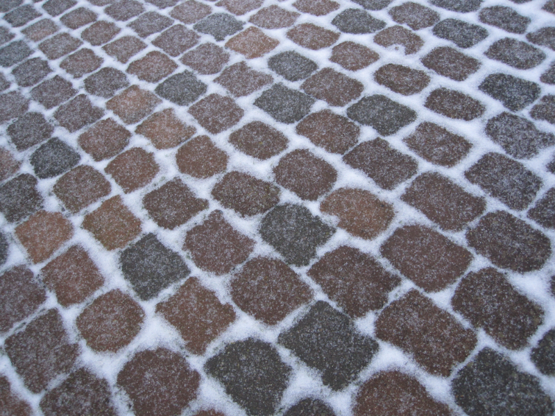 Authorities' road gritting responsibilities
